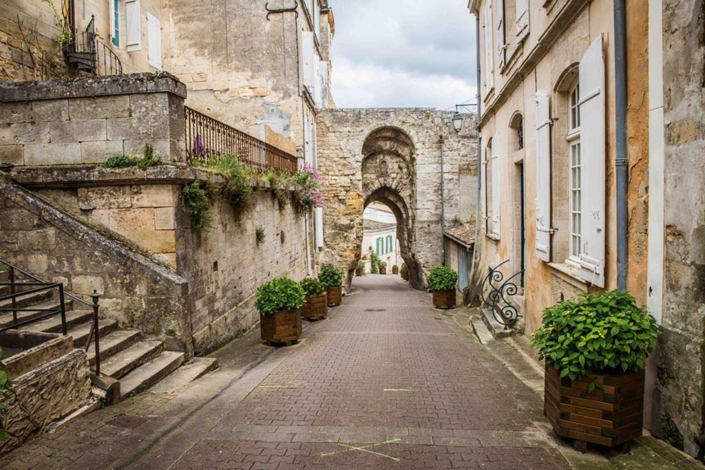 Bed and Breakfast La Vigne D'Or Teuillac Exterior foto